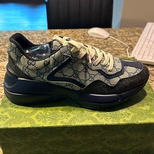 MEN'S GG RHYTON SNEAKER BEIGE AND BLUE SIZE 44